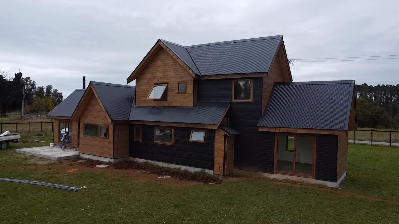 Fachada de casa moderna en Valdivia